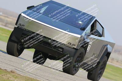 media/Jan-28-2024-Speed Ventures (Sun) [[34a1a56de7]]/Tesla Corsa B/Session 1 (Sweeper)/